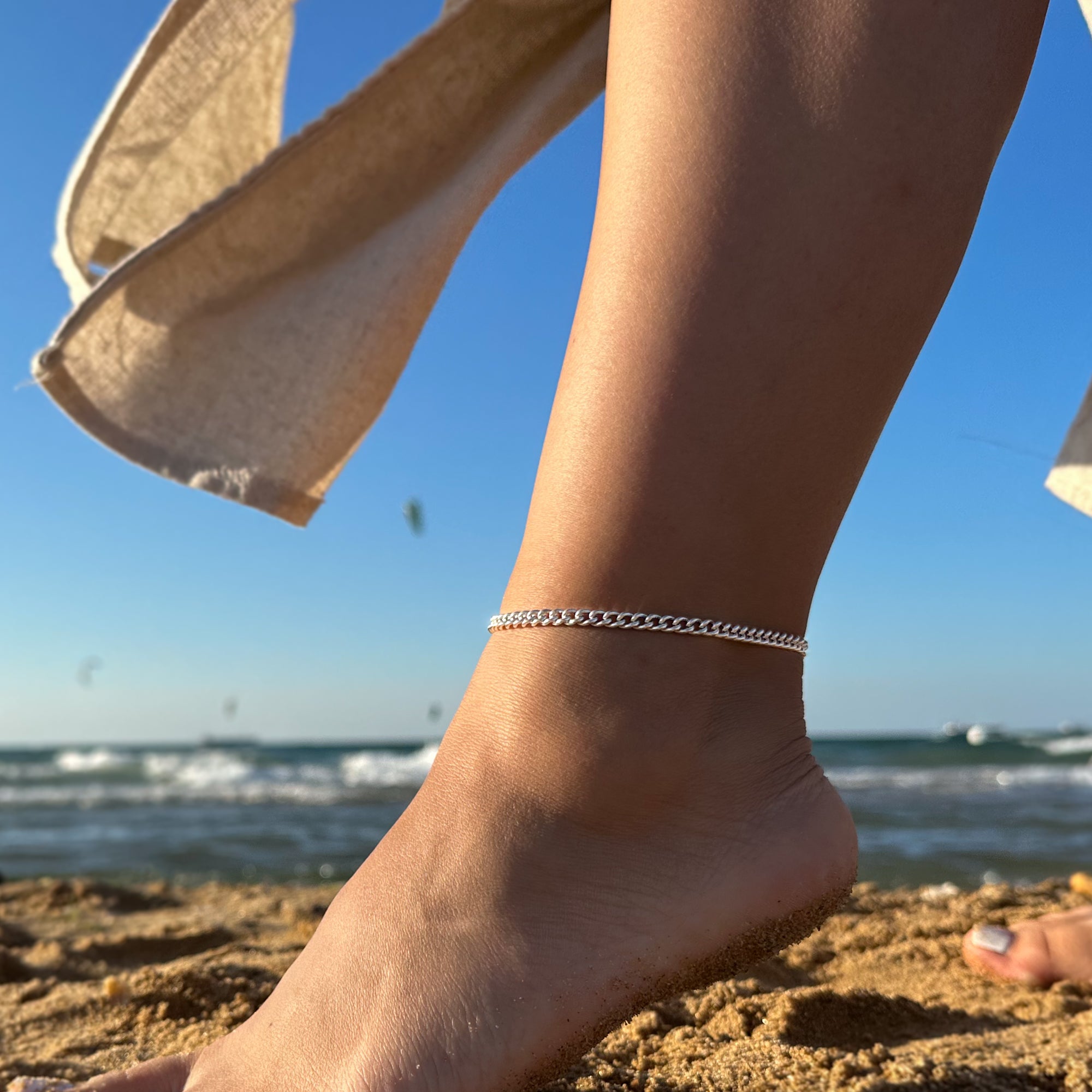 Daring Chain Anklet